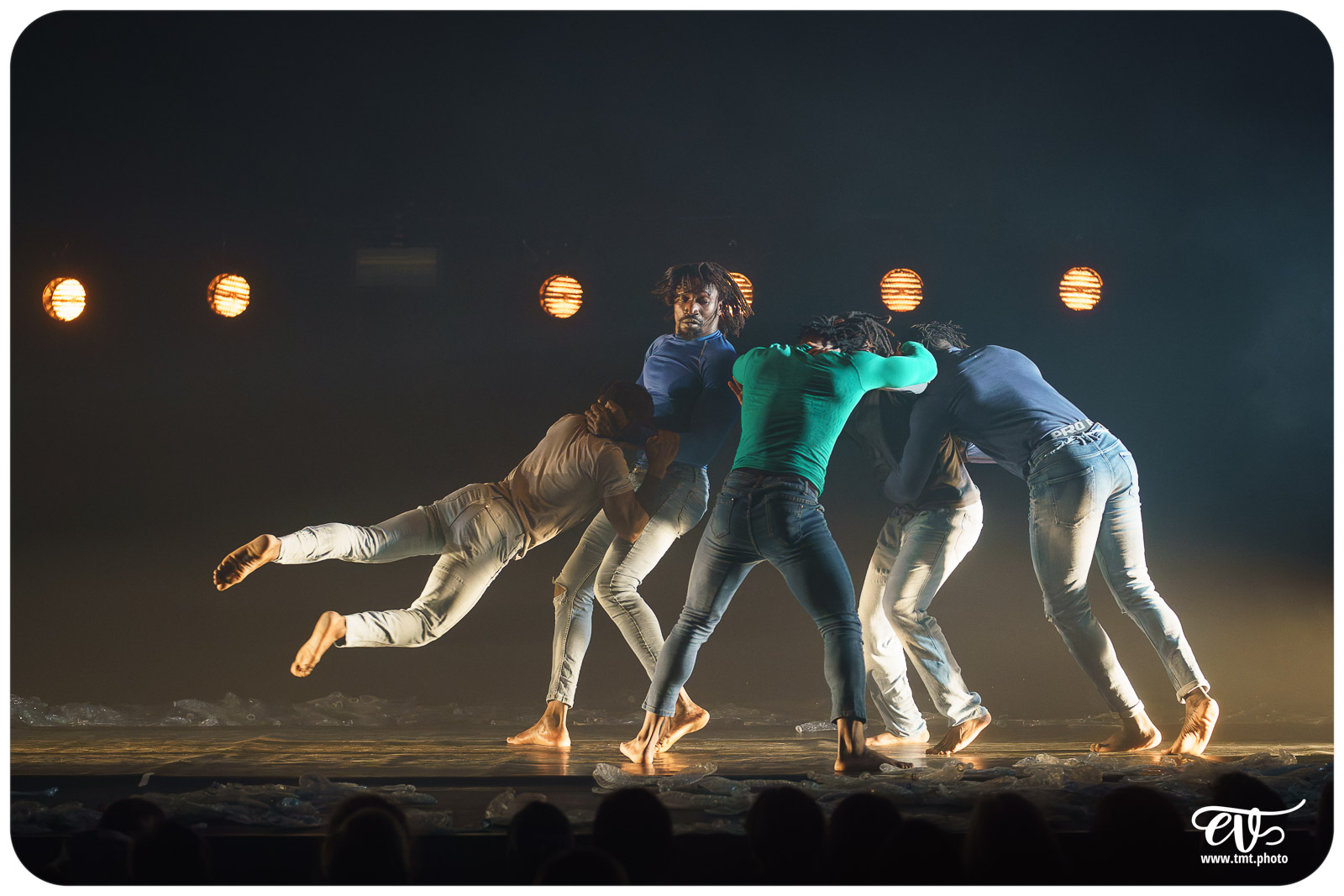 YÉ ! (L'EAU) (CIRCUS BAOBAB)